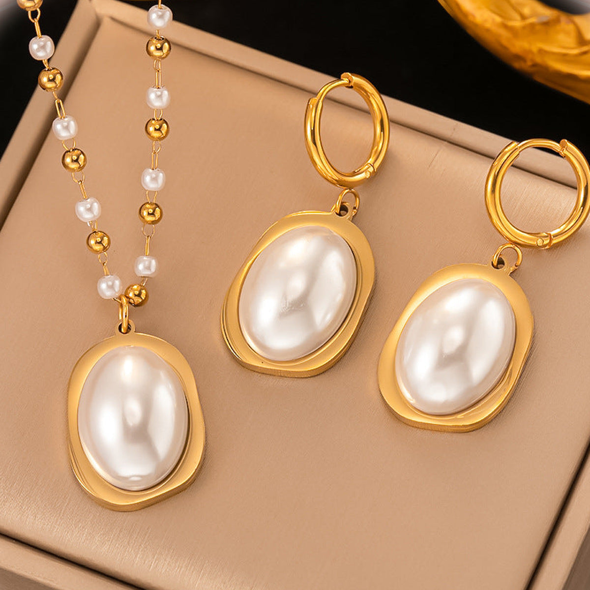 Classic Pearl Oval Necklace & Earrings Set — detail view