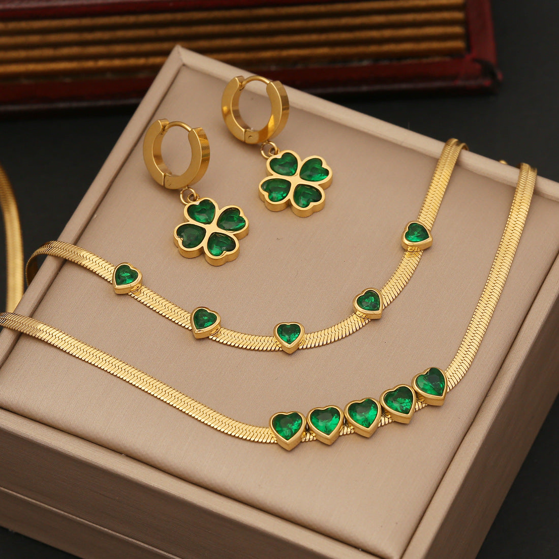 Emerald Heart Chain Set