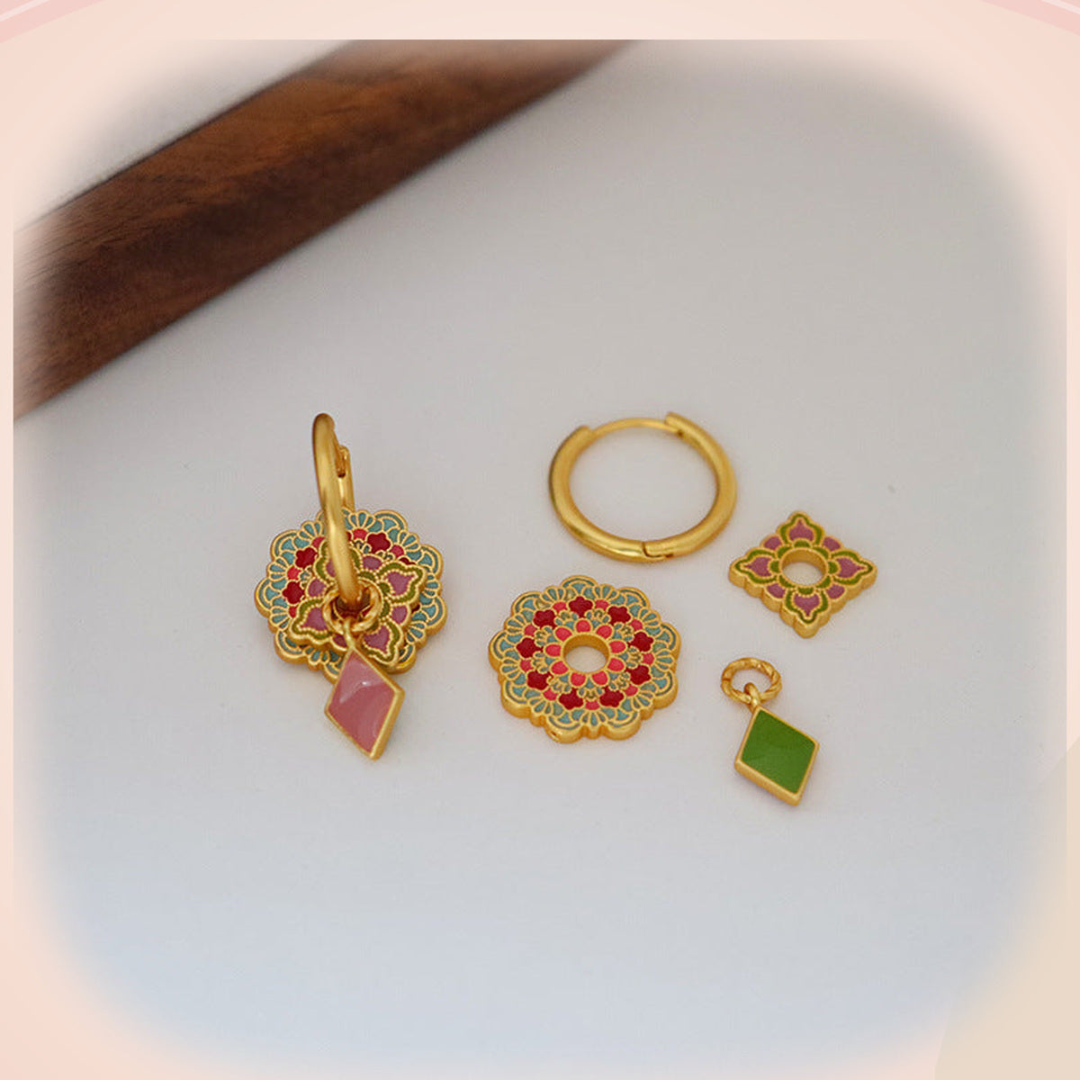 Flowery Earrings with Diamond Drop — detail view