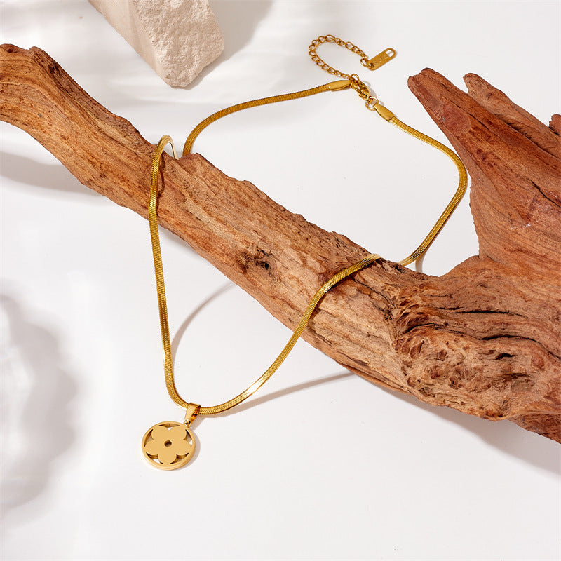 Golden Clover Mother-of-Pearl Necklace
