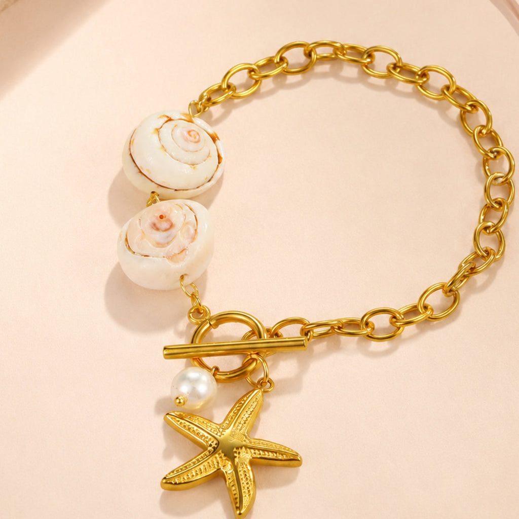 Golden Star Charm Bracelet – single close-up detail