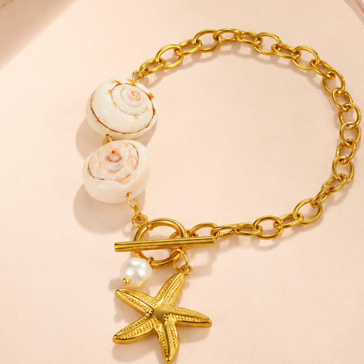 Golden Star Charm Bracelet – single close-up detail
