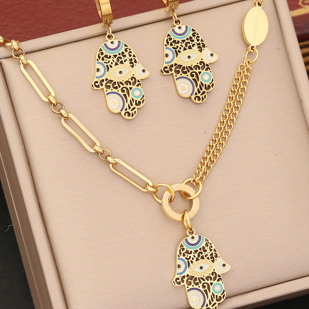 Hamsa Protection Jewelry Set — detail view