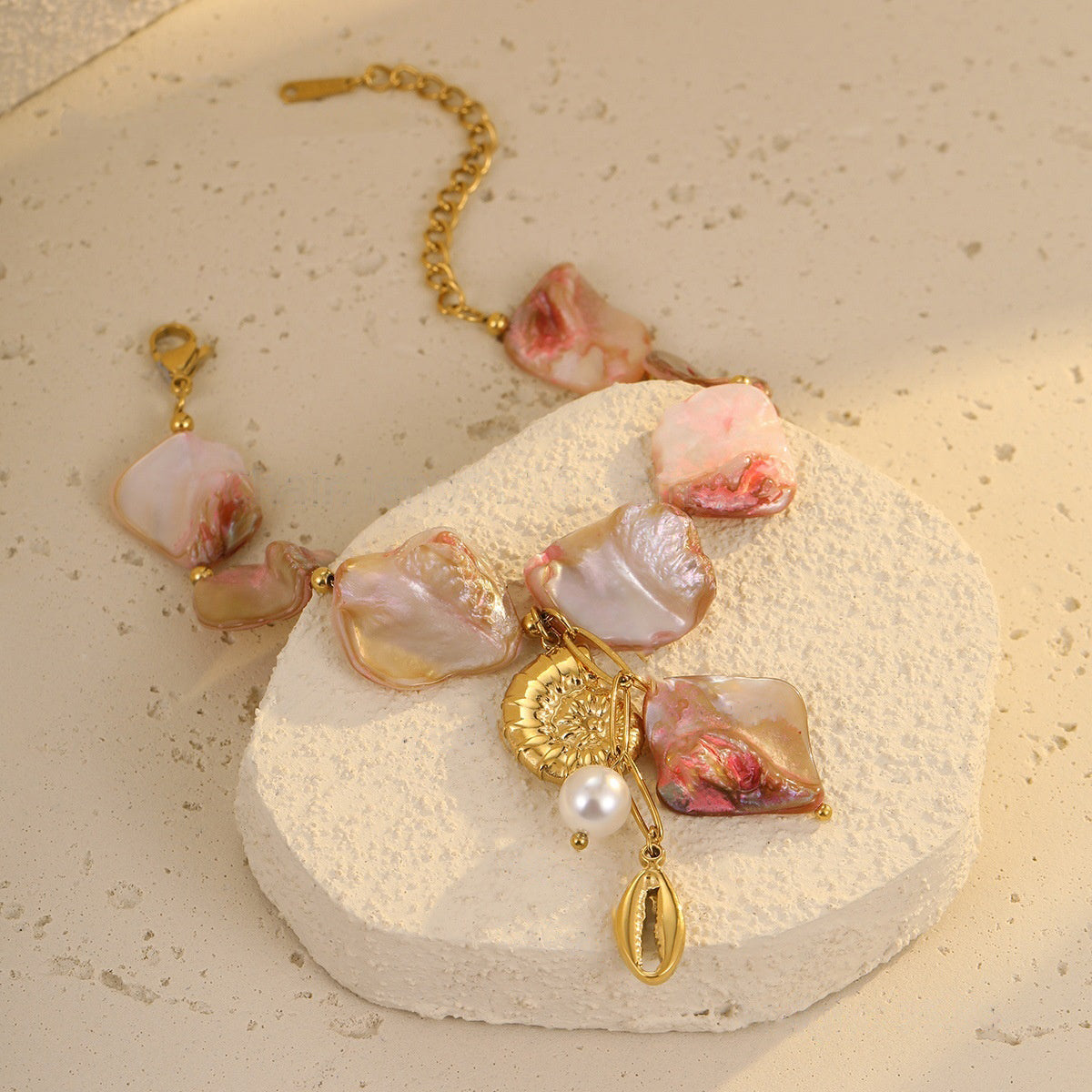 Shell Flare Necklace
