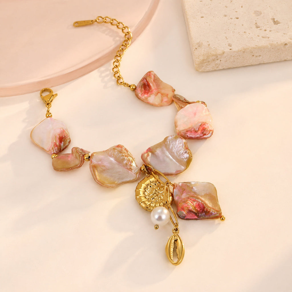 Shell Flare Necklace — product image