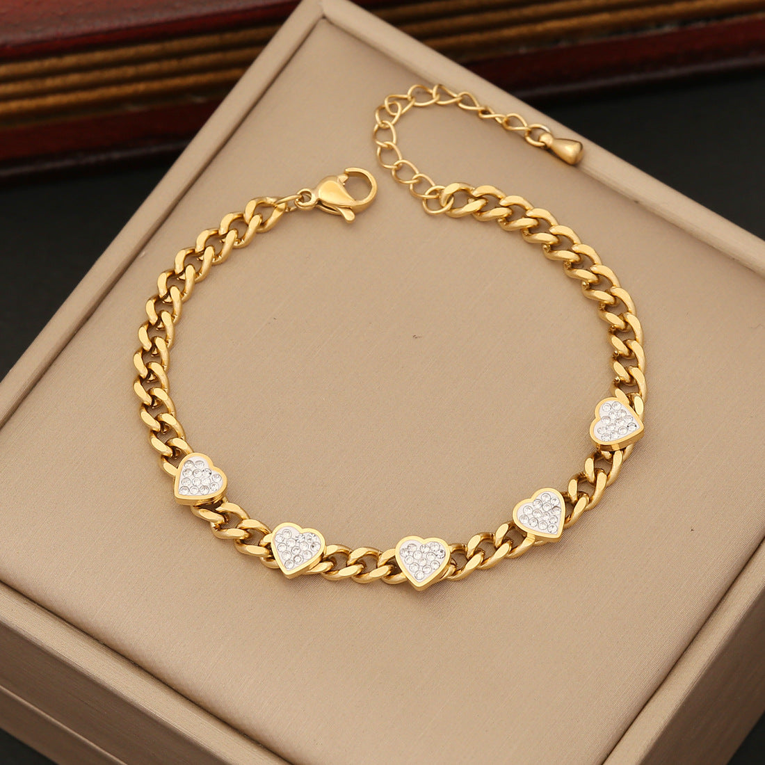 White Heart Chain Set